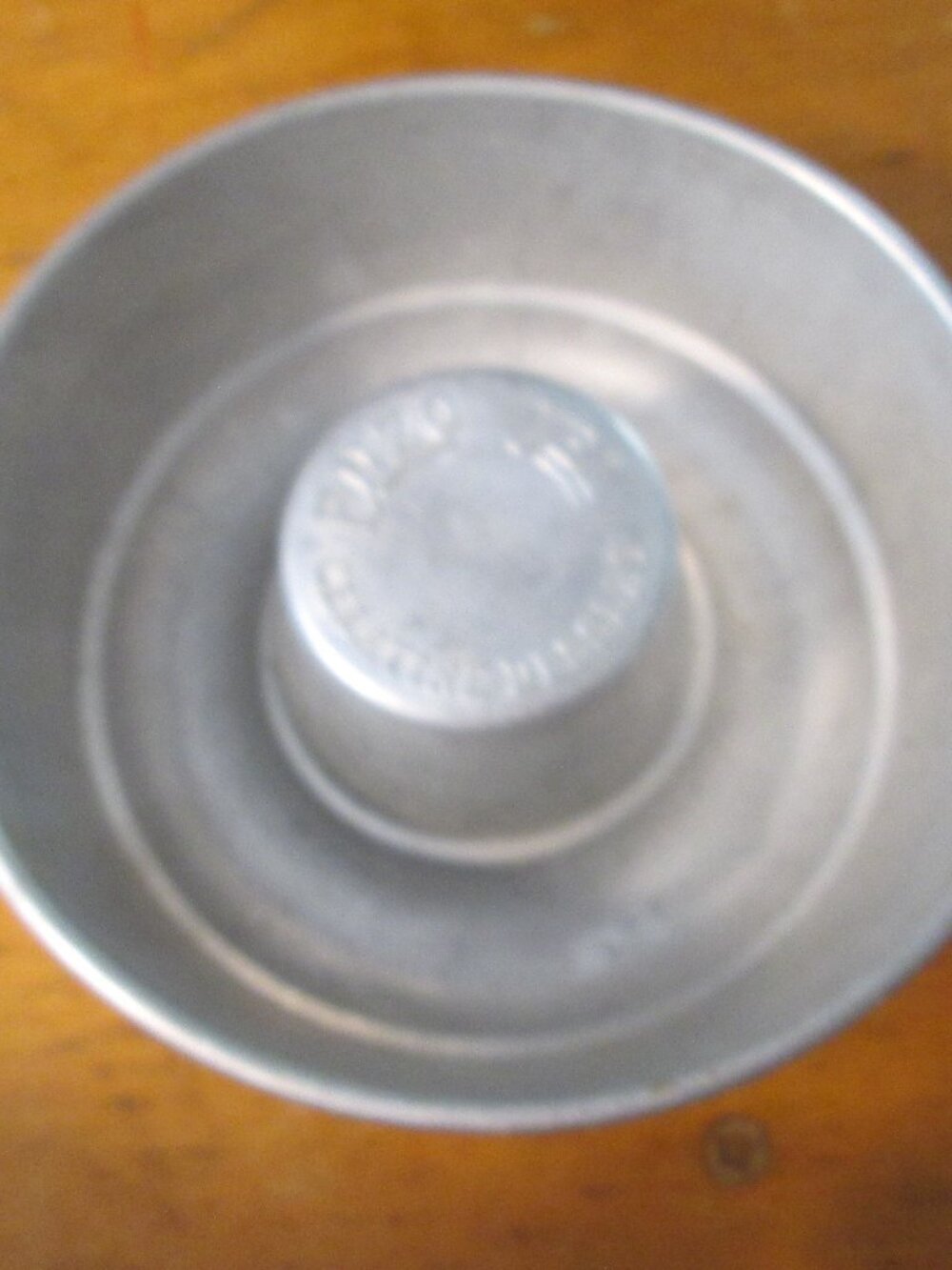 1930 Aluminum Enzo Jel jello cake mold 7 in x 3 easy set mold